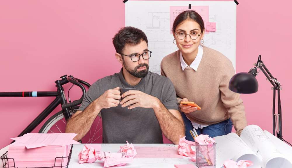 Comparison of digital creators and content creators highlighting key differences in their roles and work