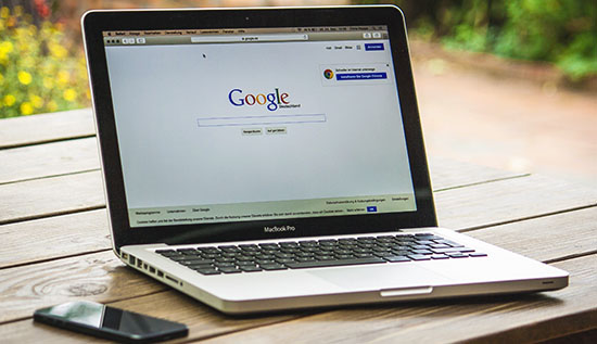 what is indexing process diagram showing Google crawling and indexing websites.