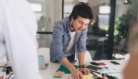 Visual guide showing the key steps to become a successful product designer, including learning design tools, building a portfolio, and gaining user experience skills.