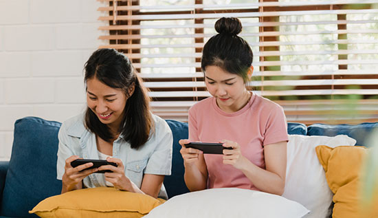 Gaming apps that pay money in 2026 showing legit earning apps on mobile devices