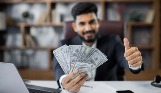 Chart comparing IT engineering salaries per month across different countries