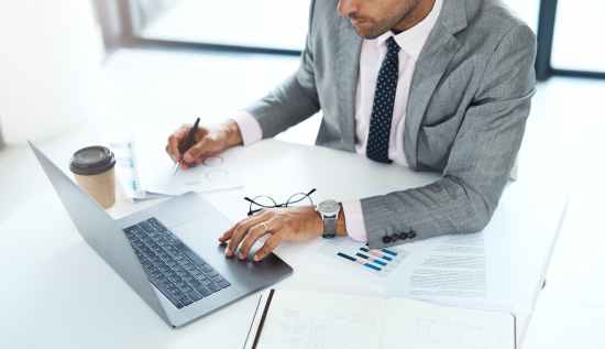 Top 5 essential responsibilities for a business analyst job description including data analysis, stakeholder communication, and requirement gathering