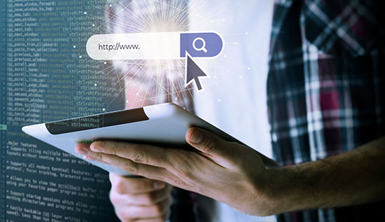 AI Overviews vs Traditional Google Search comparison showing AI-powered search results and traditional search listings.