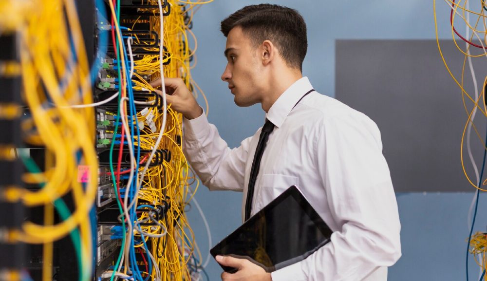 Overview of essential skills required for effective network administration, highlighting the top 10 skills every network administrator should master.